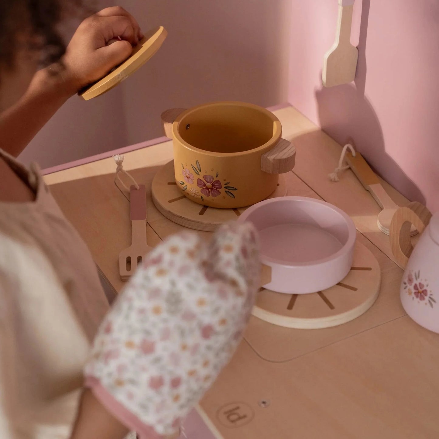 Cuisine en bois pour enfants - Rose - Essentials