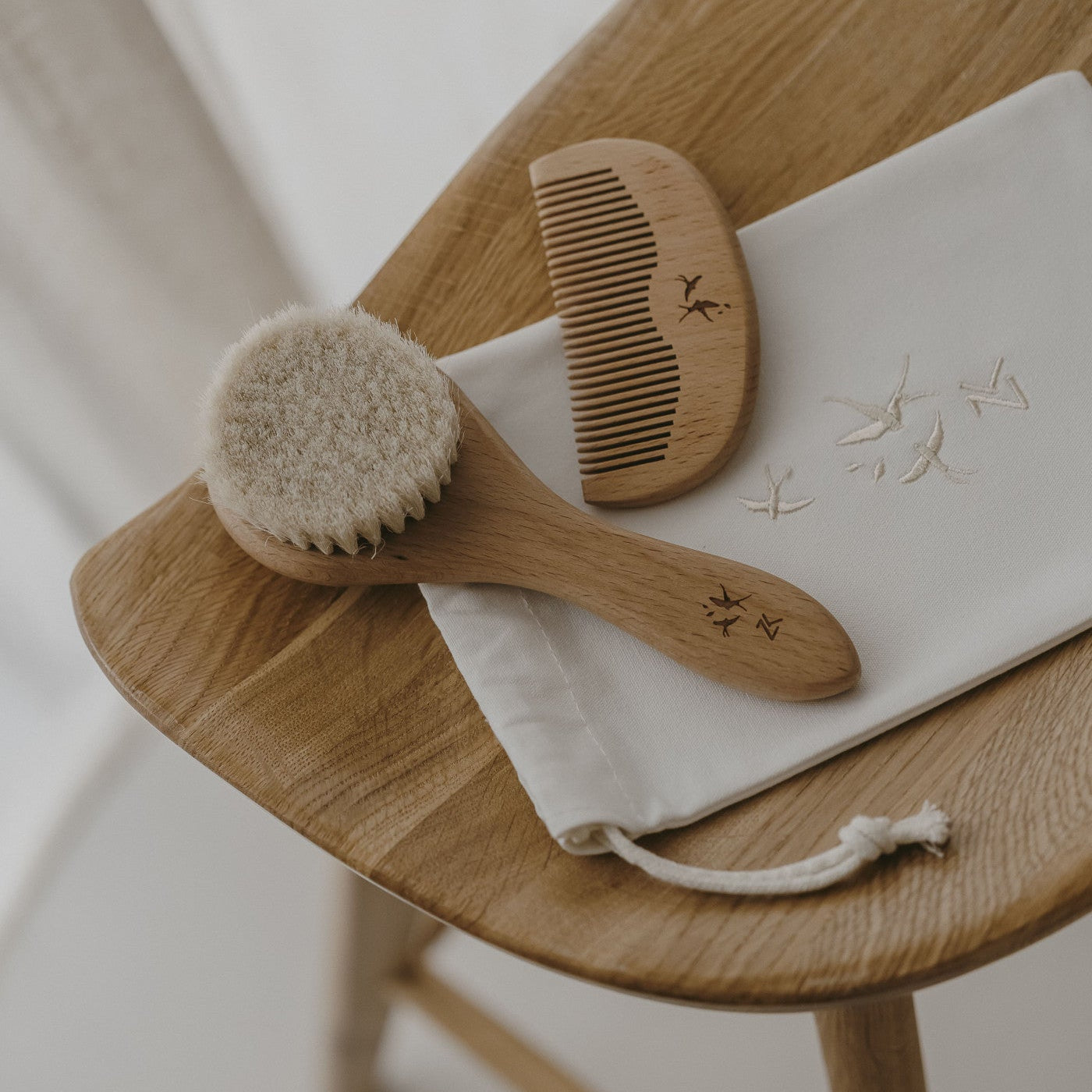 Brosse & peigne - Hirondelles
