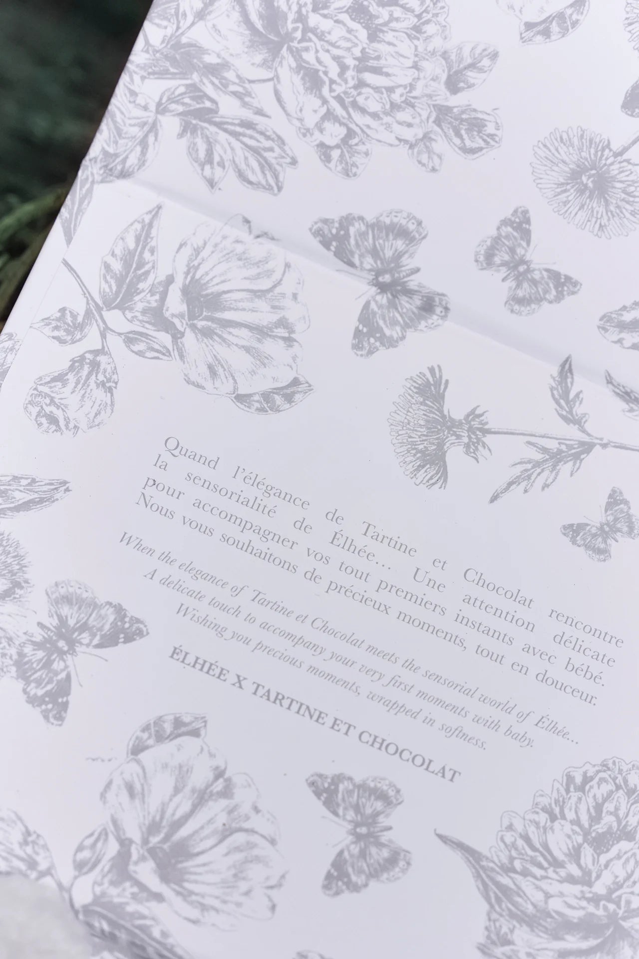 Coffret biberon et doudou - Toile de jouy gris Élhée x Tartine et Chocolat